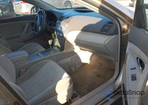 2011 Toyota Camry Le z USA, uszkodzony, nr VIN 4T1BF3EK3BU123303